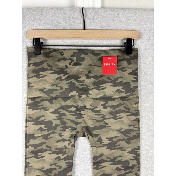 Spanx Leggings Womens 1X Green Camo Cropped Look At‎ Me Now A288466 NEW - Picture 2 of 11